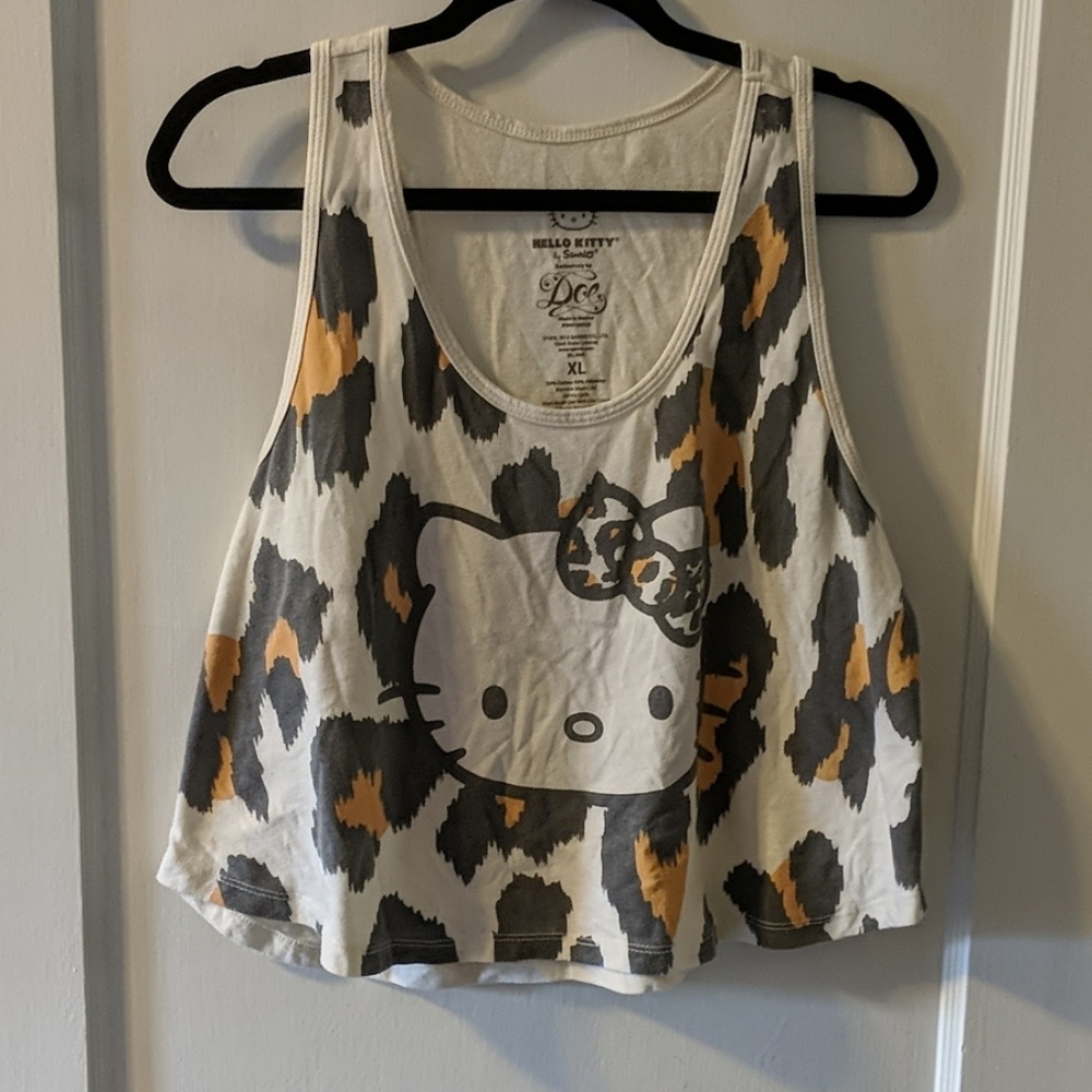 ✨BUNDLE 3+ tanks for $5 each!! Hello Kitty cropped tank